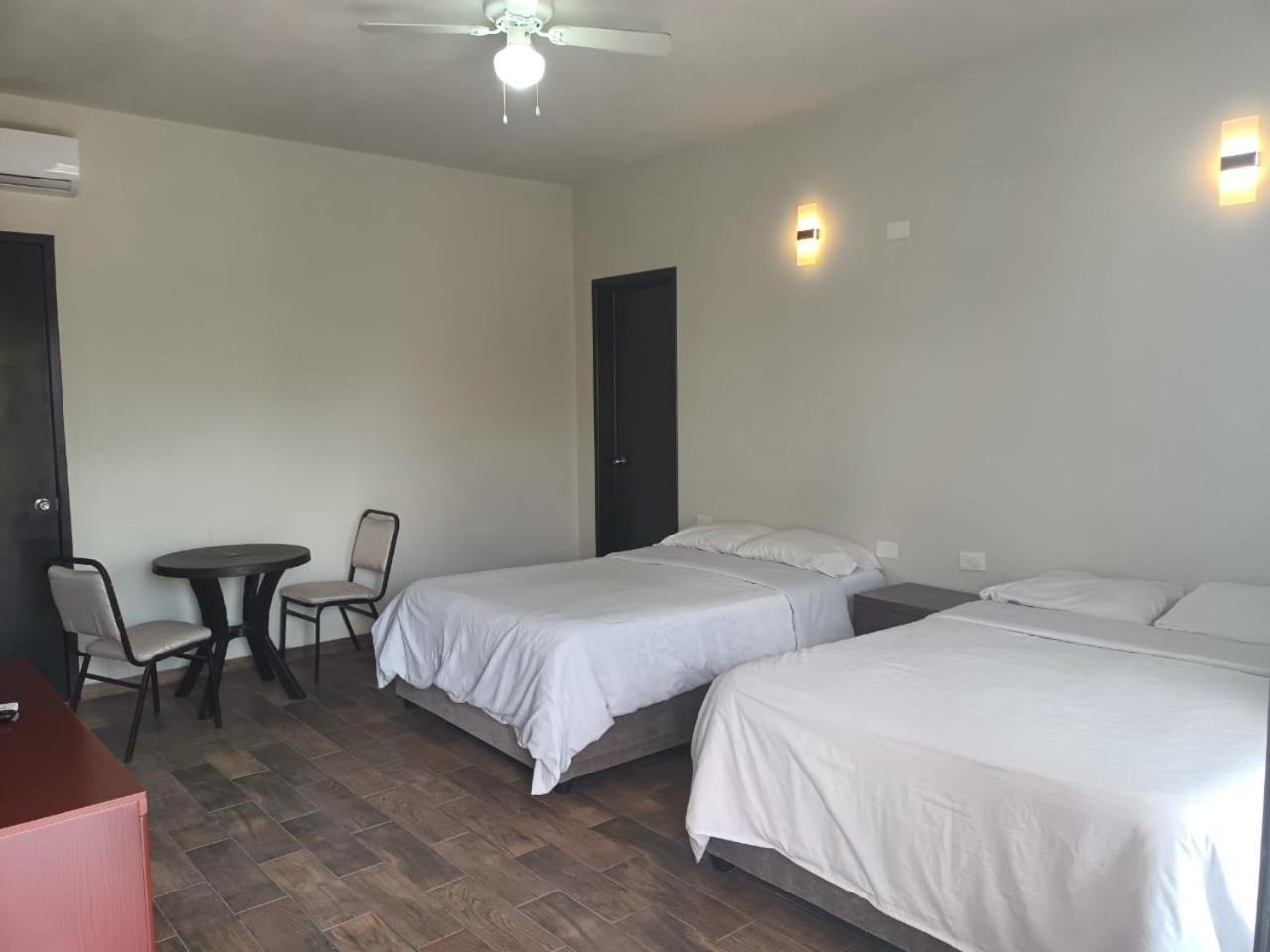 Hotel & Hostal 230 Valladolid (Yucatan) Eksteriør billede